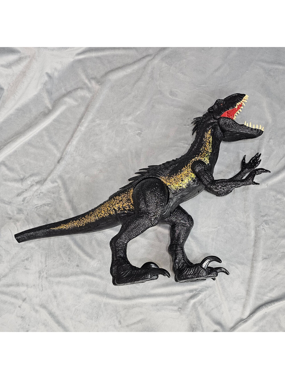 Mattel Jurassic World Super Colossal Indoraptor 3ft Figure Missing Tail Tip